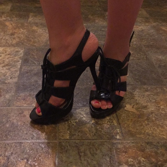 Black high heels 👠 - Picture 4 of 4
